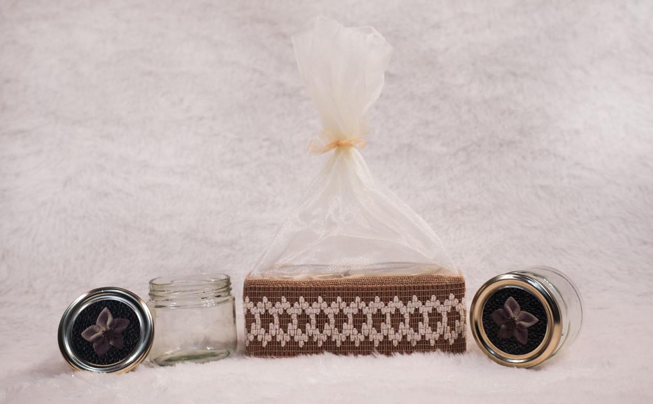 Jute Lace 4 jar hamper