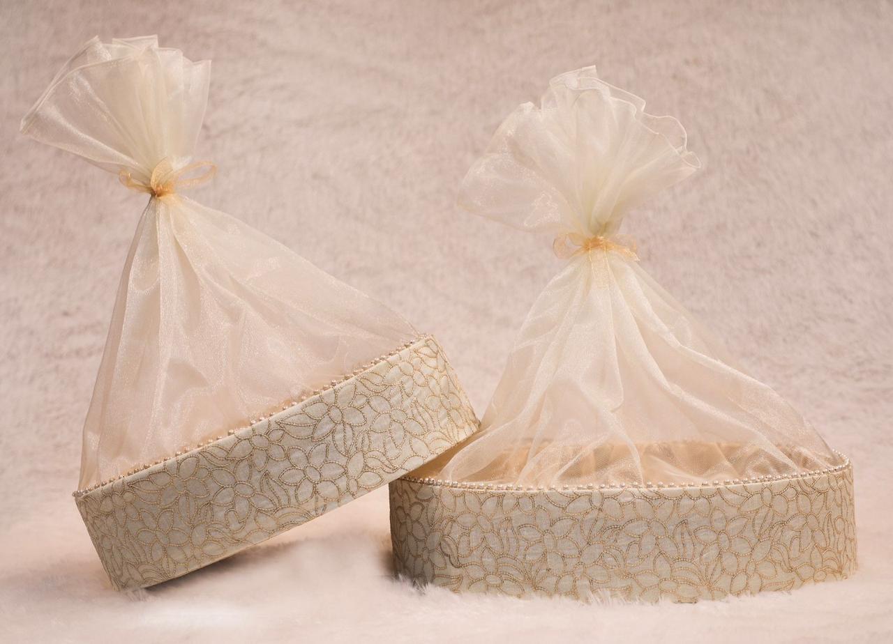 Cluster oval hamper