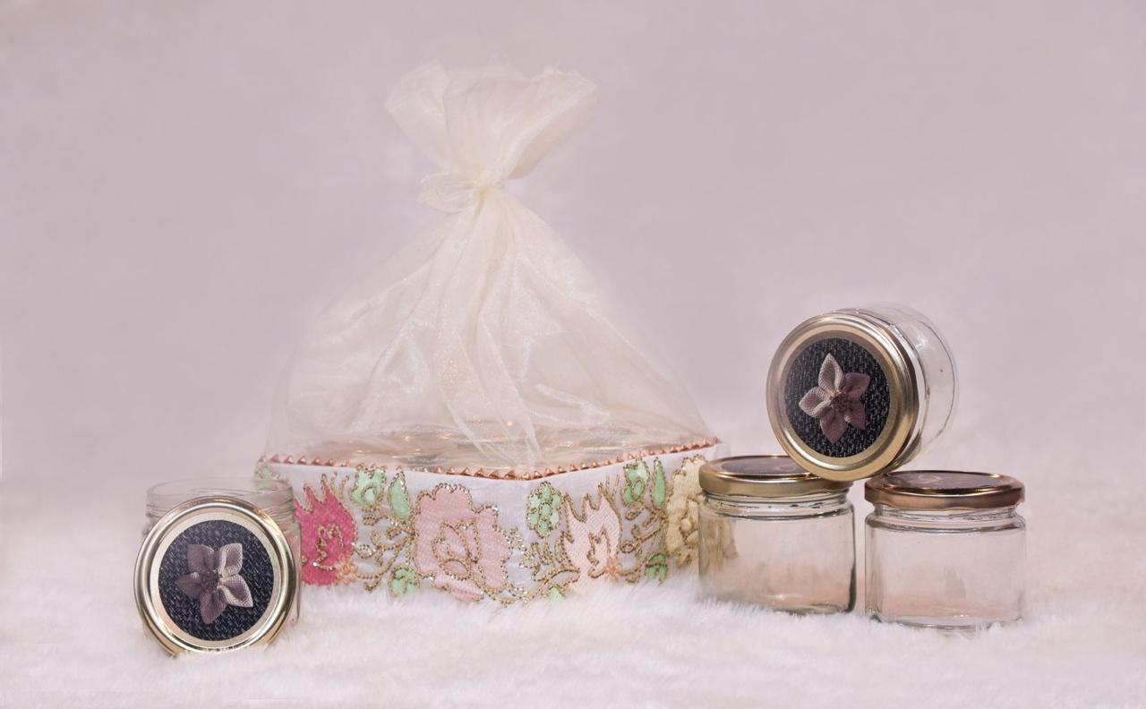 Lotus 4 jar hamper